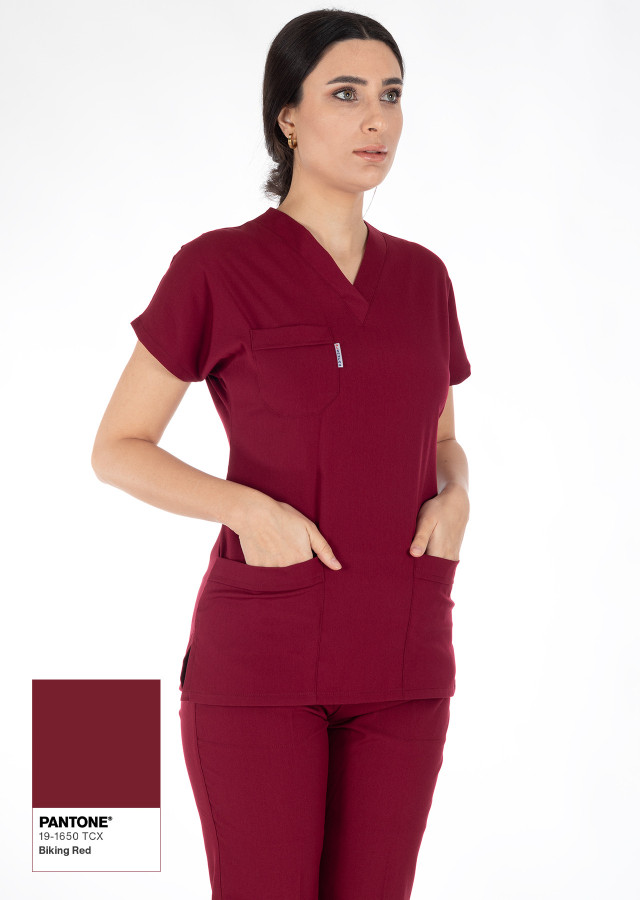 Bordo Likralı İnce Scrubs Flex Doktor Hemşire Forması Takımı Yakın Poz