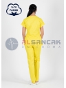 Sarı Pamuklu Scrubs Doktor ve Hemşire Forması Sarı Pamuklu Scrubs Doktor ve Hemşire Forması