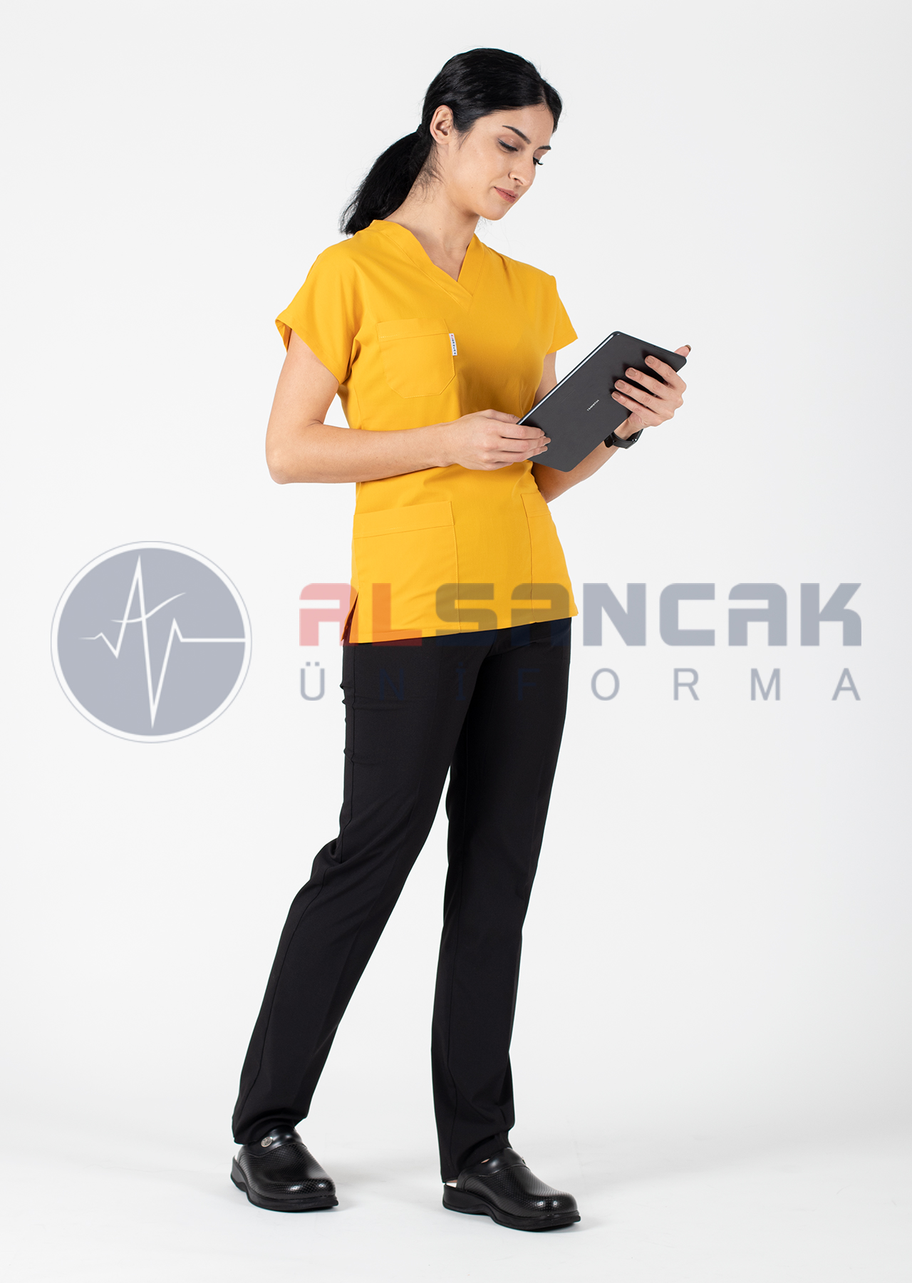 Scrubs Flex® Hardal/Siyah Likralı İnce Kumaş Doktor Hemşire Forması