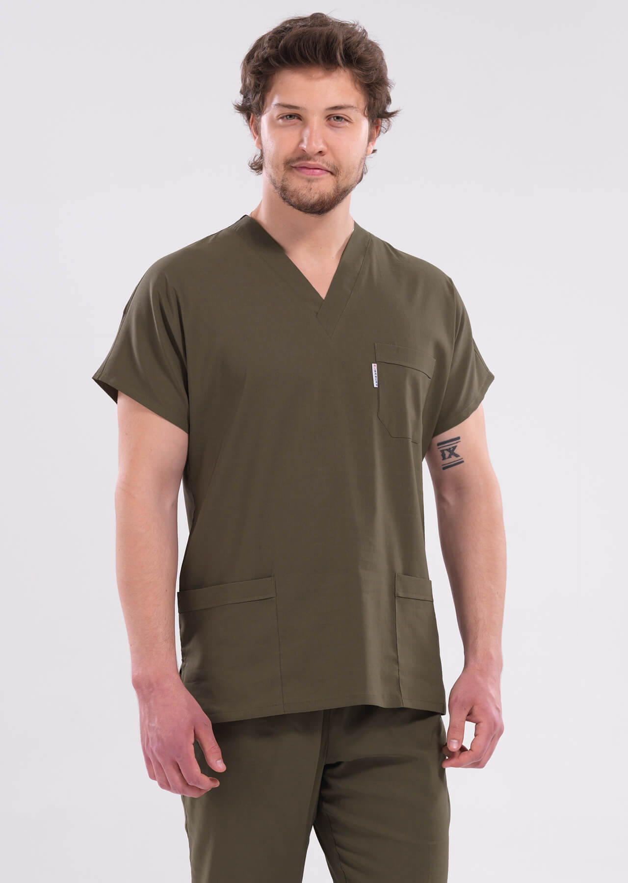 Erkek Haki Likralı İnce Scrubs Doktor Forması Takımı Erkek Haki Likralı İnce Scrubs Doktor Forması Takımı