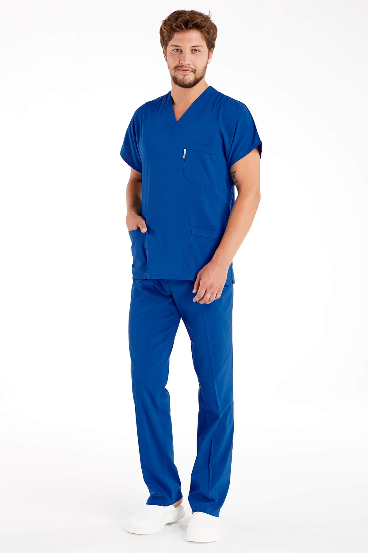 Erkek Saks Mavi Likralı İnce Scrubs Doktor Forması Takımı Erkek Saks Mavi Likralı İnce Scrubs Doktor Forması Takımı