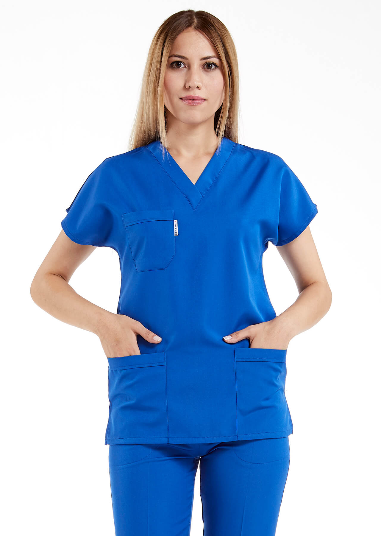 Saks Mavi Likralı İnce Scrubs Doktor Hemşire Forması Takımı Saks Mavi Likralı İnce Scrubs Doktor Hemşire Forması Takımı