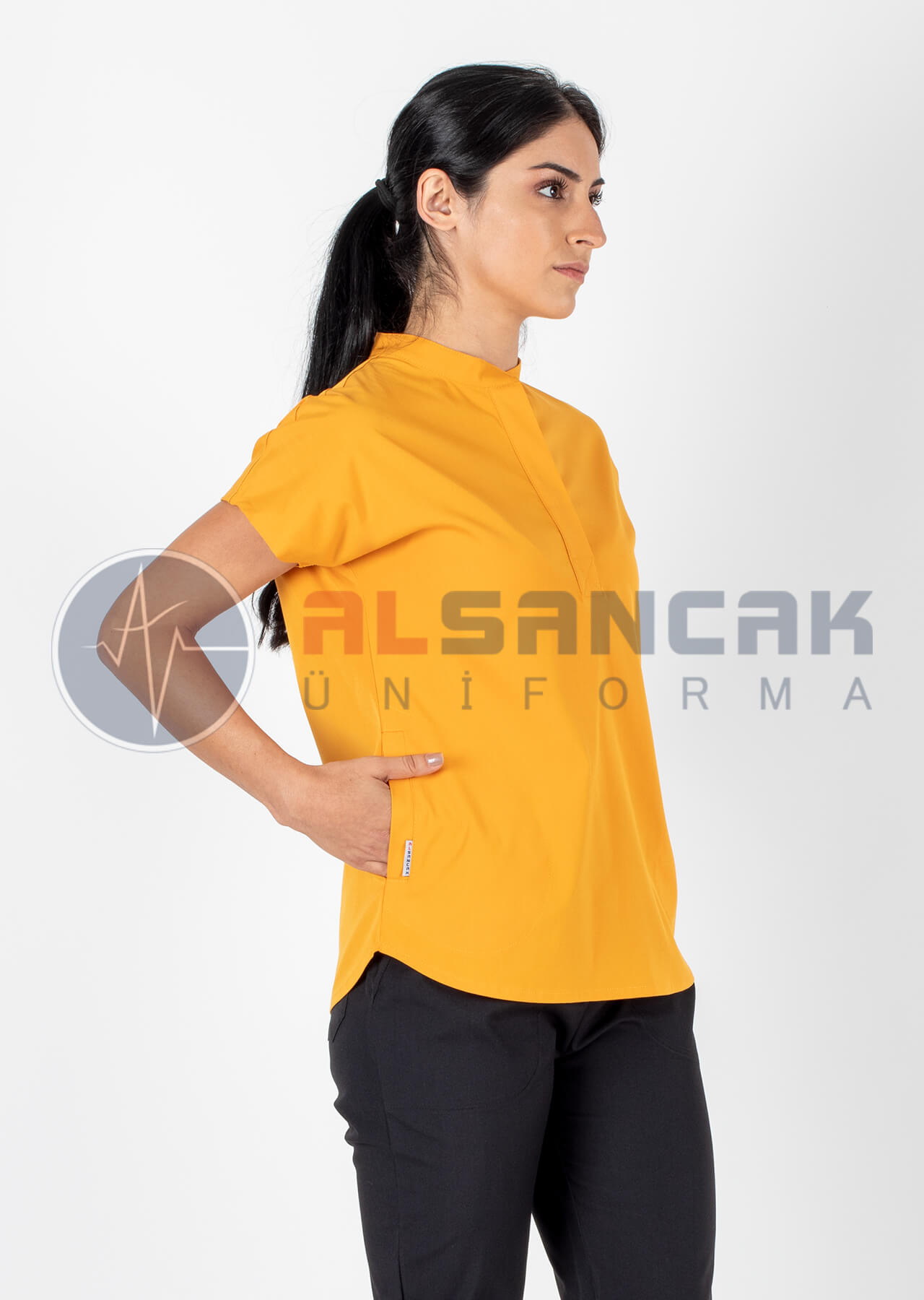 Snap Model Likralı Hardal/Siyah Doktor ve Hemşire Forması Takımı Snap Model Likralı Hardal/Siyah Doktor ve Hemşire Forması Takımı